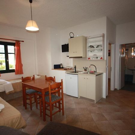 Cyclades Beach Apartments Chrisopigi  エクステリア 写真