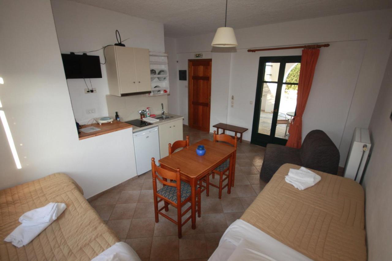 Cyclades Beach Apartments Chrisopigi  エクステリア 写真