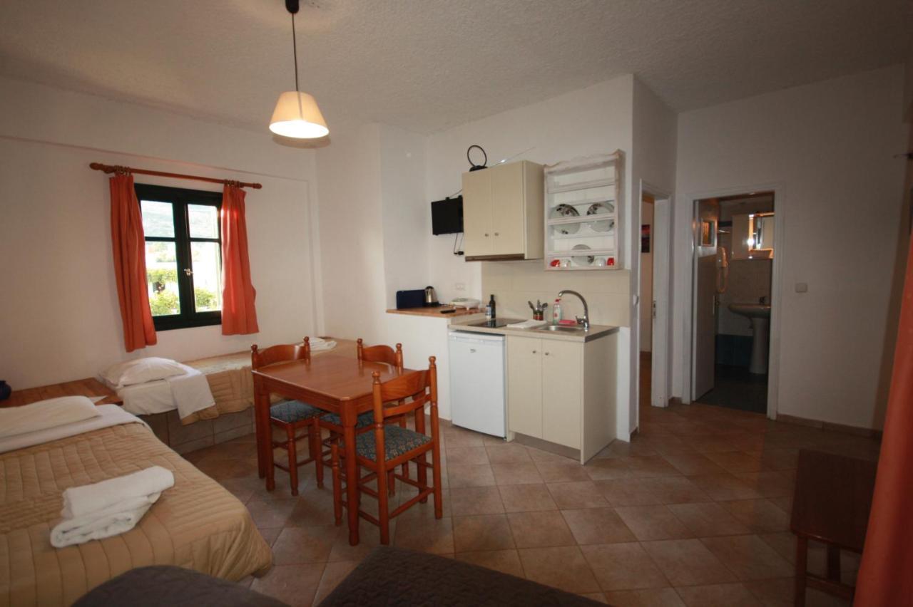 Cyclades Beach Apartments Chrisopigi  エクステリア 写真