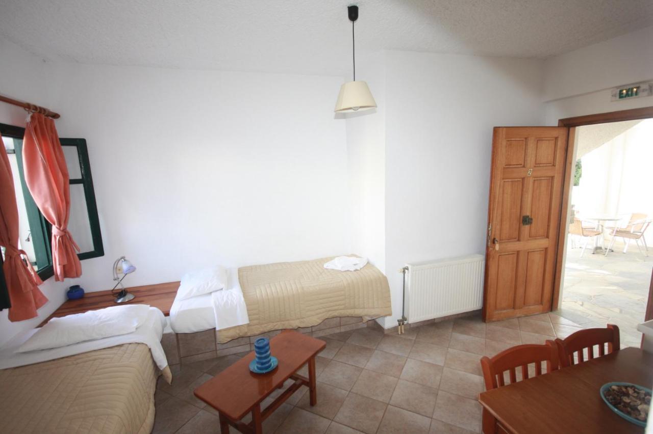 Cyclades Beach Apartments Chrisopigi  エクステリア 写真