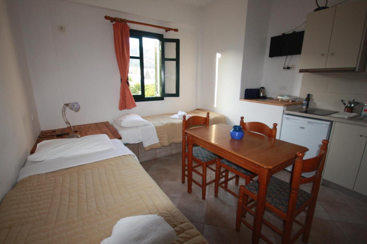 Cyclades Beach Apartments Chrisopigi  エクステリア 写真