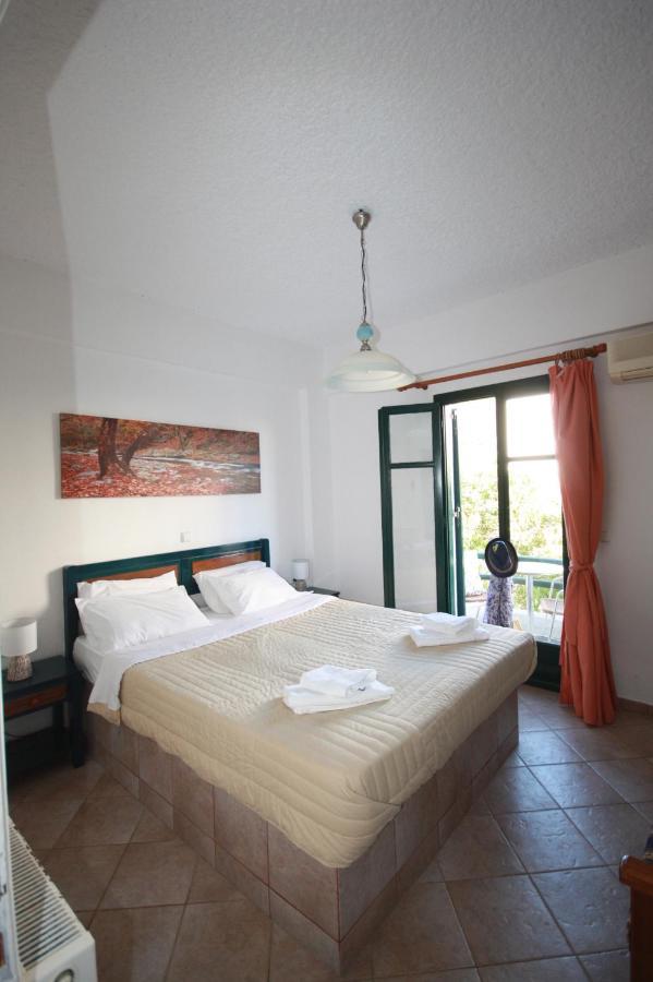 Cyclades Beach Apartments Chrisopigi  エクステリア 写真